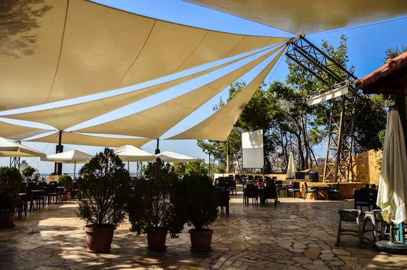 Karawan Restaurant on Sunday